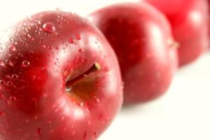 red apples